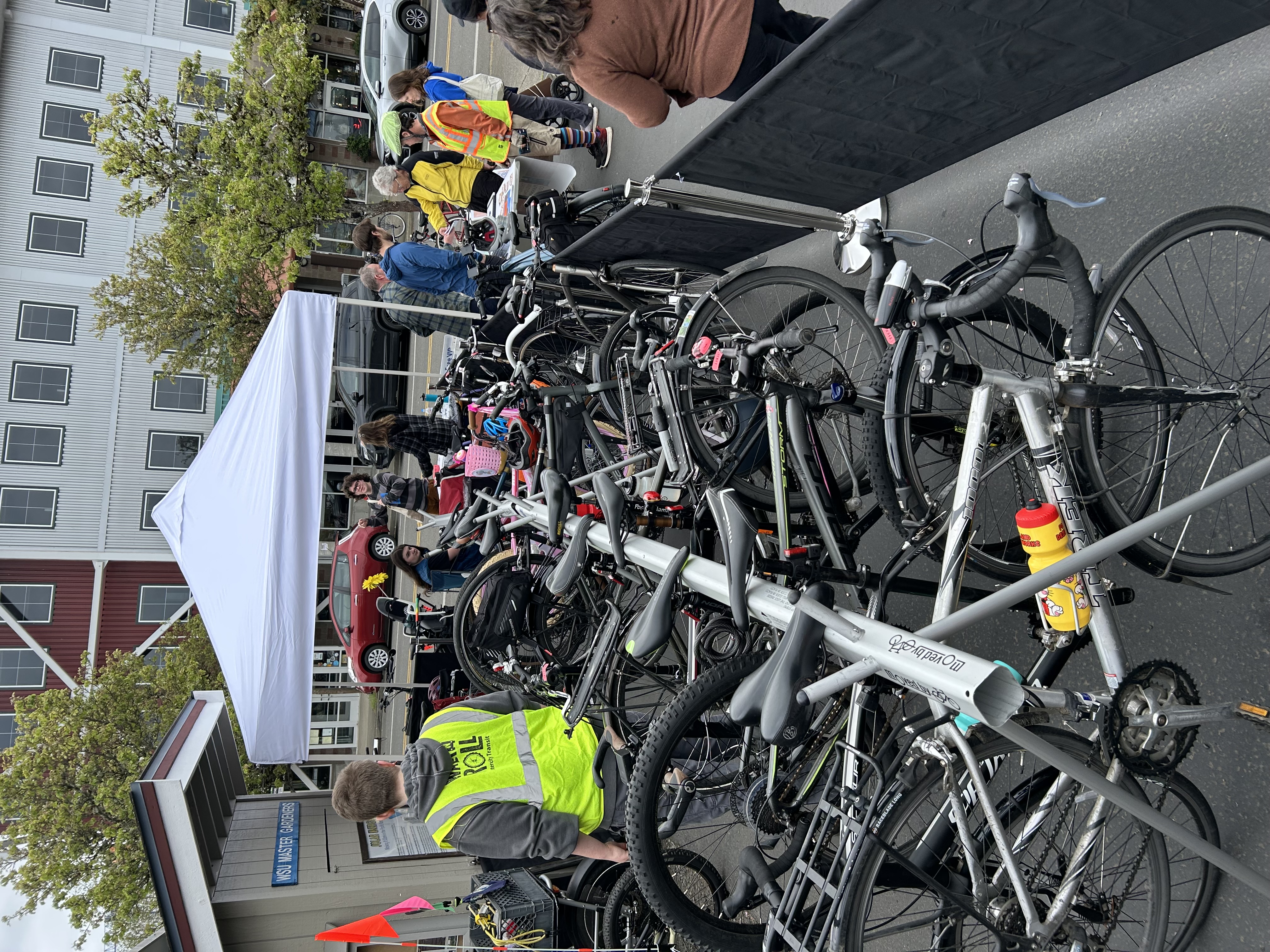 Bike valet stand